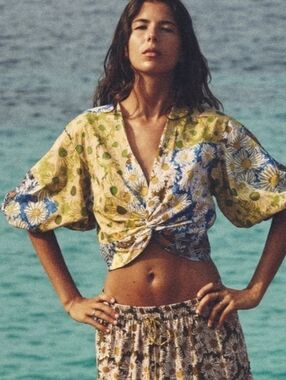 Zara Floral Daisy Print Boho Knotted Cropped Top Halter Festival Beach Vacay